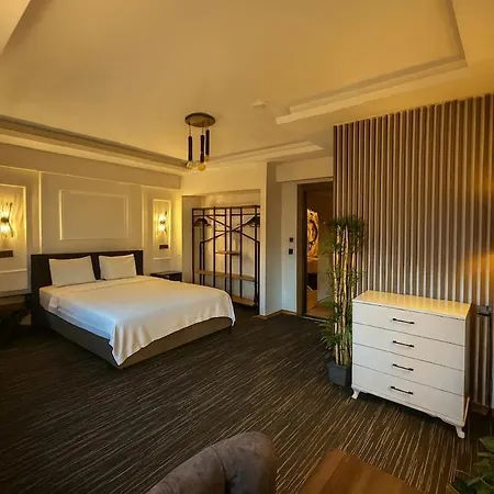 Guestport No 4 Luxury Suite, Galata Tower View, Balcony, 2 Bathrooms * Стамбул