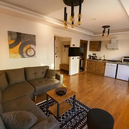 Guestport No 4 Luxury Suite, Galata Tower View, Balcony, 2 Bathrooms Стамбул
