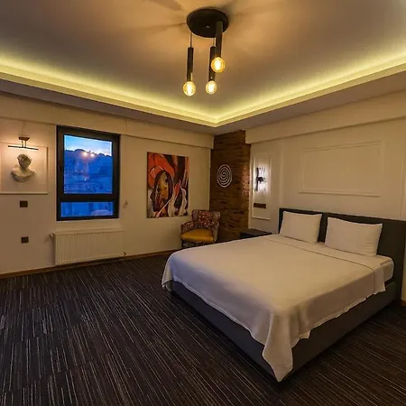 Guestport No 4 Luxury Suite, Galata Tower View, Balcony, 2 Bathrooms דירה איסטמבול