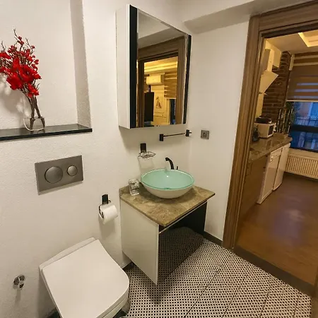 Апартаменты Guestport No 4 Luxury Suite, Galata Tower View, Balcony, 2 Bathrooms