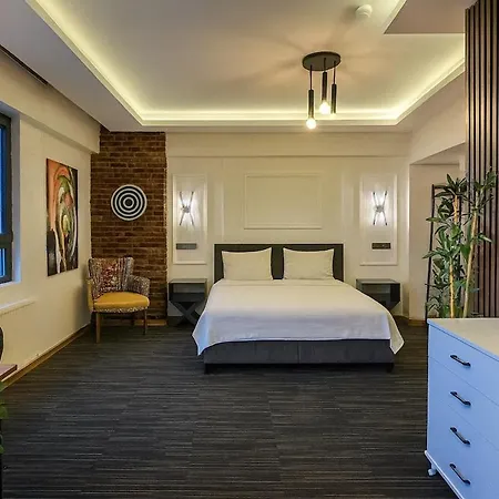 דירה Guestport No 4 Luxury Suite, Galata Tower View, Balcony, 2 Bathrooms איסטמבול