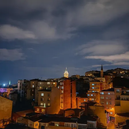Guestport No 4 Luxury Suite, Galata Tower View, Balcony, 2 Bathrooms