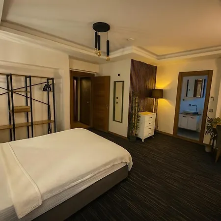 Апартаменты Guestport No 4 Luxury Suite, Galata Tower View, Balcony, 2 Bathrooms *
