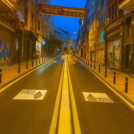 Guestport No 4 Luxury Suite, Galata Tower View, Balcony, 2 Bathrooms *