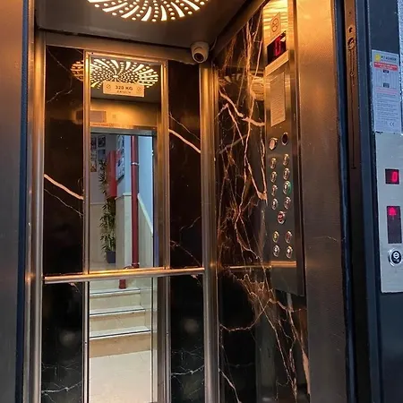Guestport No 4 Luxury Suite, Galata Tower View, Balcony, 2 Bathrooms איסטמבול